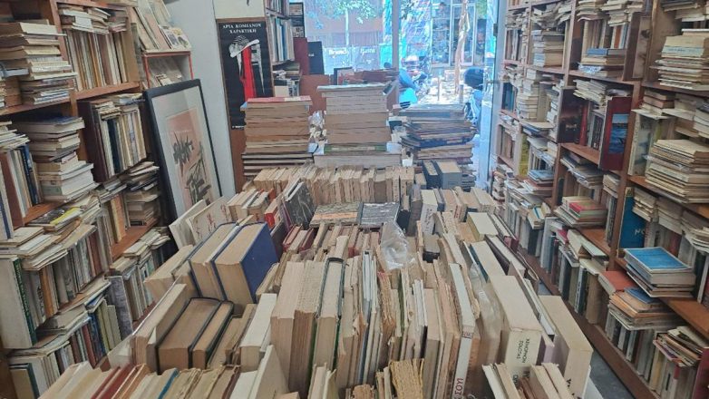 Παλαιοβιβλιοπωλεία: Τα κρυμμένα «θησαυροφυλάκια» της Αθήνας Παλαιοβιβλιοπωλεία: Τα κρυμμένα «θησαυροφυλάκια» της Αθήνας