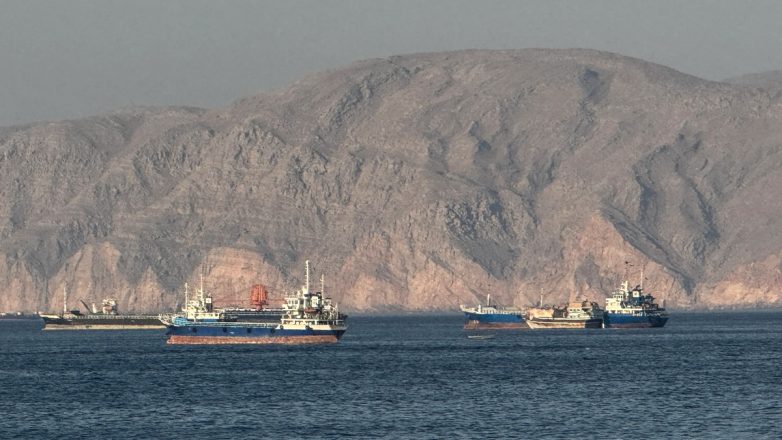 Στενά του Ορμούζ: Μόλις τρεις οι διελεύσεις πλοίων χθες
