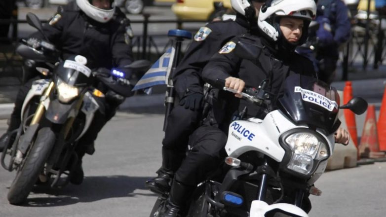 Κηφισός: Καταδίωξη και τρεις συλλήψεις για τους πυροβολισμούς σε κατάστημα στην Πατησίων Κηφισός: Καταδίωξη και τρεις συλλήψεις για τους πυροβολισμούς σε κατάστημα στην Πατησίων
