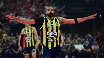 Προβάδισμα για τη Φενέρ στα play-offs