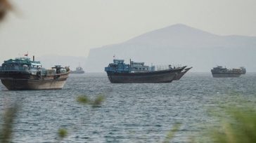 Πυρ εναντίον 4 πλοίων στο Ορμούζ άνοιξε το Ιράν