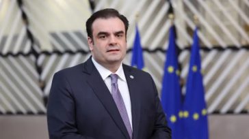 «Σκληρό ροκ» Πιερρακάκη κατά Τσίπρα: «Άκουσα ρητορική του… προχθές»