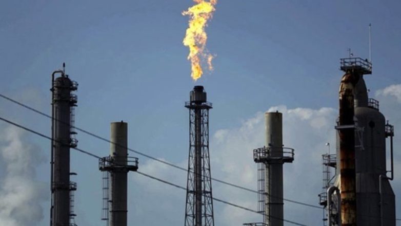Άνοδος στις τιμές του πετρελαίου μετά τα πλήγματα των ΗΠΑ στο Ιράν