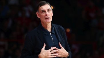 Οι τελικοί ξεκίνησαν με τις δηλώσεις Μπαρτζώκα