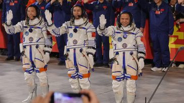 Shenzhou-21: Επέστρεψαν στη Γη οι τρεις Κινέζοι αστροναύτες