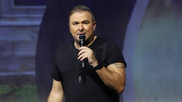 Στο νοσοκομείο ο Αντώνης Ρέμος – Η φωτογραφία μετά το χειρουργείο