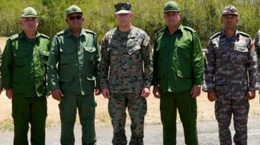 ΗΠΑ – Κούβα: Ιστορική συνάντηση στρατηγών στο Γκουαντάναμο εν μέσω φόβων για στρατιωτική επέμβαση