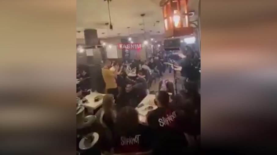 Ιράν: Λουκέτο σε καφετέρια της Τεχεράνης επειδή έπαιζε ροκ μουσική