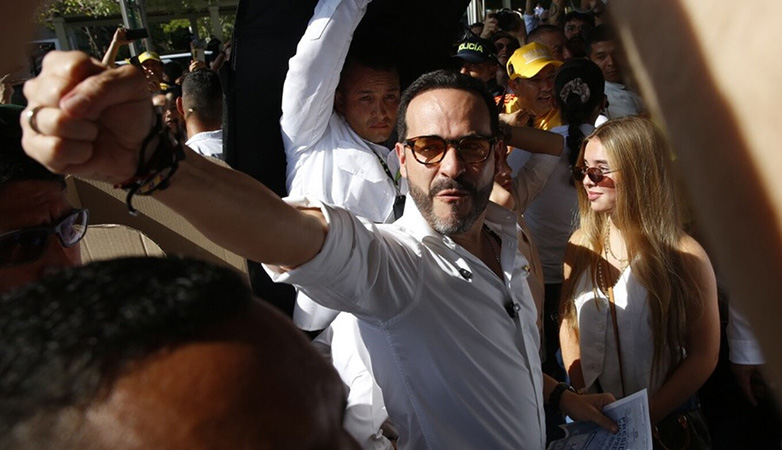 Ο ακροδεξιός αντίπαλος του Ιβάν Σεπέδα, Αμπελάρδο ντε λα Εσπριέγια
