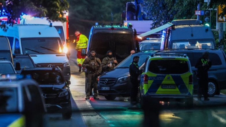 Λήξη συναγερμού στο Ντόρτμουντ: Παραδόθηκε ο άνδρας που είχε οχυρωθεί στο σπίτι του με τις τρεις ανήλικες κόρες του