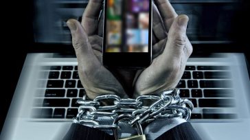 Επιχειρήσεις «Kami» και «Python»: Διεθνές μπλόκο και χειροπέδες σε 62χρονο Έλληνα για πορνογραφία ανηλίκων