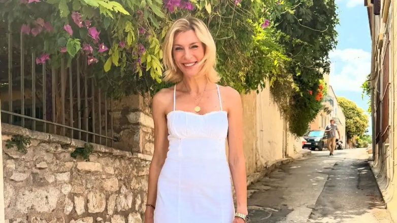 Ακομπλεξάριστη η Ζέτα Δούκα: Δείχνει το σώμα της στα 52 χωρίς καμία επεξεργασία! Ακομπλεξάριστη η Ζέτα Δούκα: Δείχνει το σώμα της στα 52 χωρίς καμία επεξεργασία!