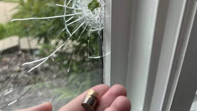 Πυροβολισμοί κοντά στη βάση της Αγγλίας Πυροβολισμοί κοντά στη βάση της Αγγλίας