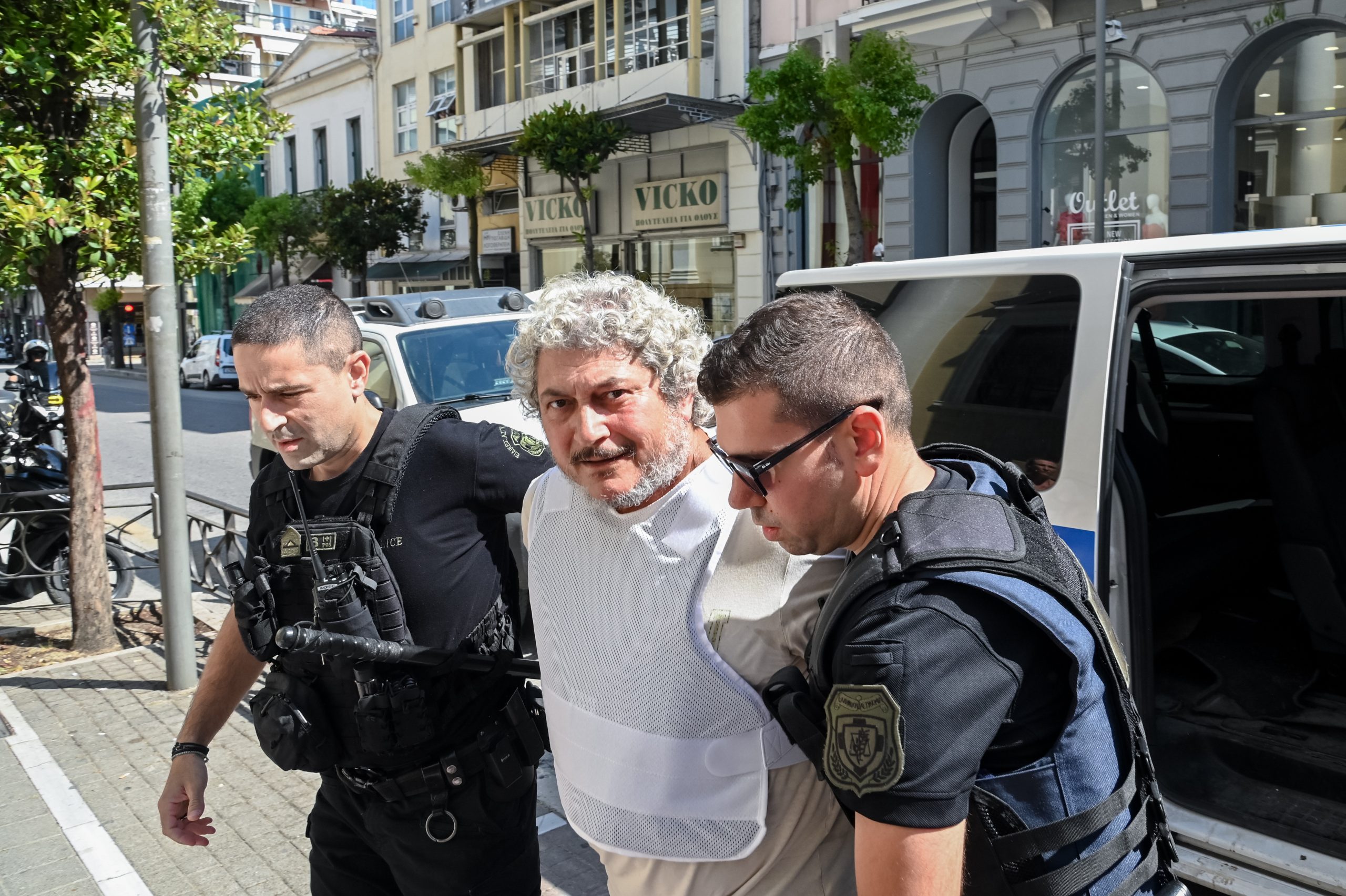 Αγνώριστος ο Τζέιμς Δαλαμάγκας κατά τη μεταγωγή του στον Εισ