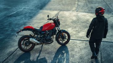 Η Guerrilla 450 Apex ανεβάζει επίπεδο στο roadster μοντέλο της Royal Enfield