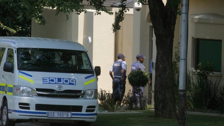 Μακελειό στο Γιοχάνεσμπουργκ: 12 νεκροί και 9 τραυματίες σε πυροβολισμούς Μακελειό στο Γιοχάνεσμπουργκ: 12 νεκροί και 9 τραυματίες σε πυροβολισμούς