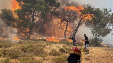 Οριοθετήθηκε η φωτιά στην Κερατέα