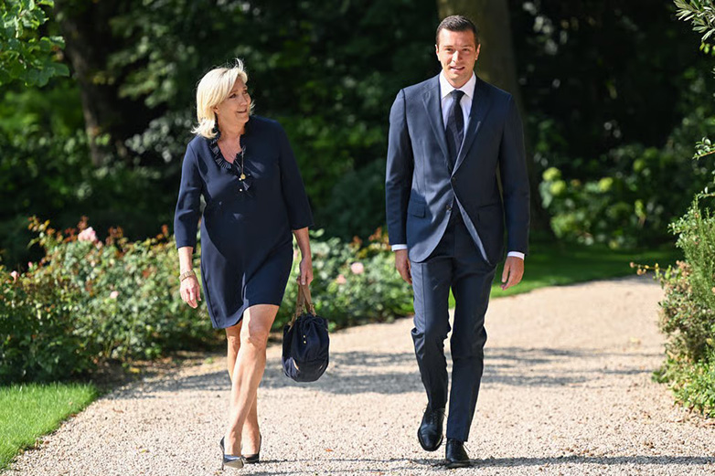 POLITICO: Η Μαρίν Λεπέν μαζί με τον Τζόρνταν Μπαρντελά