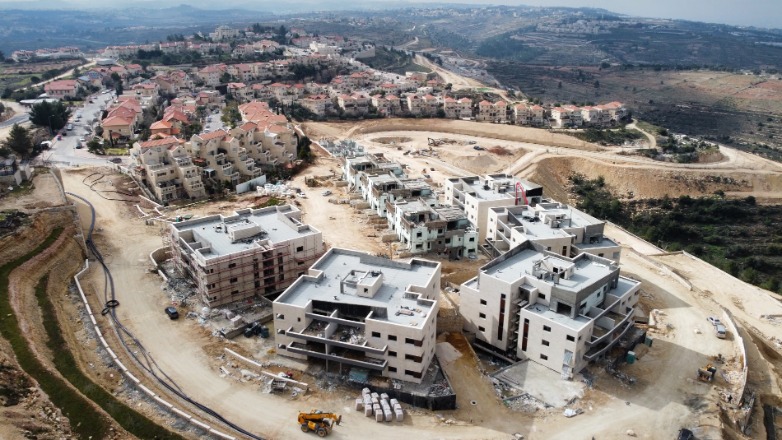 Έκθεση με ακίνητα μιας νέας γειτονιάς εποίκων στον οικισμό Gush Etzion στη Δυτική Όχθη. Φωτογραφία: Abir Sultan