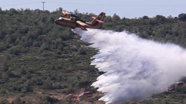 Πυρκαγιά στην Αχαΐα – Επιχειρούν εναέρια μέσα