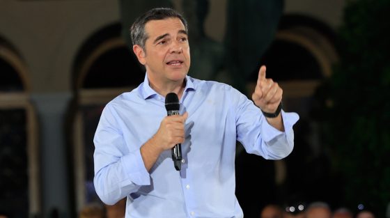 Τσίπρας: Σε λίγες ώρες γίναμε αξιωματική αντιπολίτευση