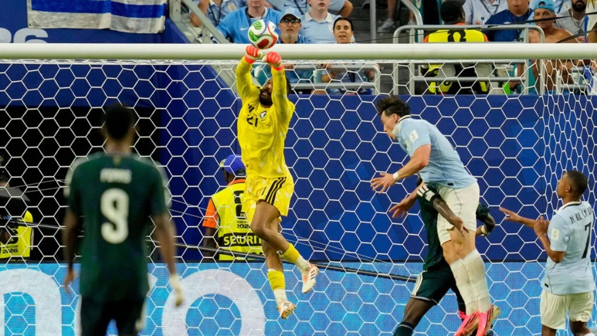 Ο Αλ Οβαΐς κράτησε την Ουρουγουάη στο 1-1