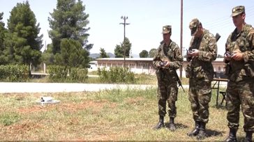 Στρατός Ξηράς: Πρωτοποριακά μαθήματα χειρισμού drones για τους νεοσύλλεκτους