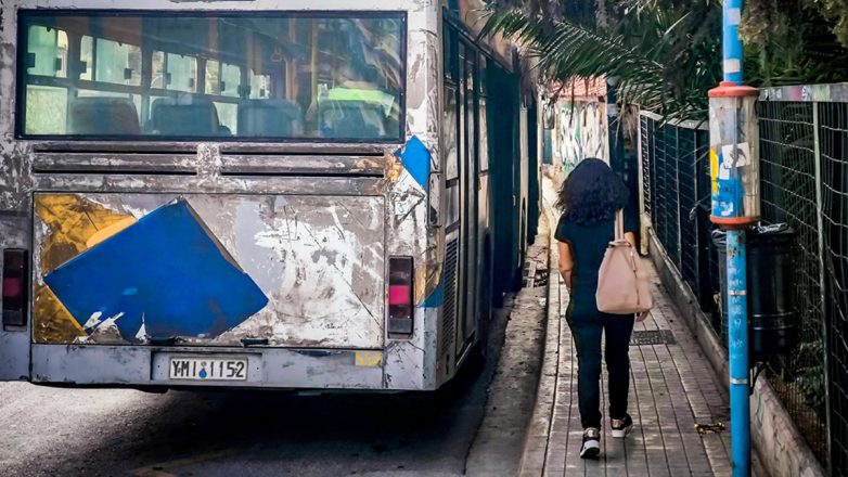 Χολαργός: Τράκαρε δύο οχήματα και προσπάθησε να διαφύγει με λεωφορείο Χολαργός: Τράκαρε δύο οχήματα και προσπάθησε να διαφύγει με λεωφορείο