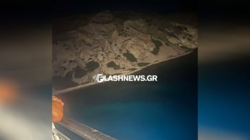 Δεμένο στο λιμάνι της Μήλου το πλοίο «Κίσσαμος» μετά από προσάραξη λόγω μπλακ άουτ