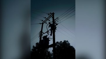 Θεσσαλονίκη: Συνελήφθη επ’αυτοφώρω 20χρονος να κλέβει ρεύμα από στύλο της ΔΕΗ