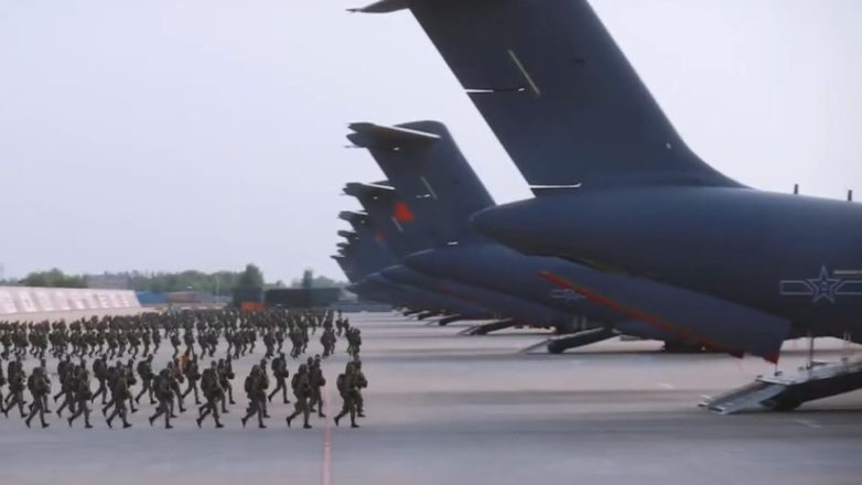Κίνα: Επίδειξη ισχύος με το μεταγωγικό Y-20 και τις νέες εκδόσεις του