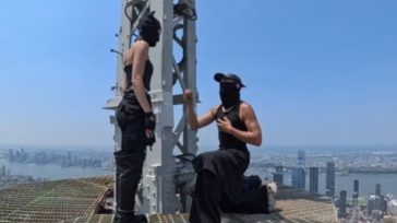 Σκαρφάλωσαν στο Empire State Building για πρόταση γάμου και κατέληξαν με χειροπέδες