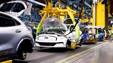 Ford: «Η τεχνητή νοημοσύνη δεν αρκεί – Η ανθρώπινη εμπειρία είναι το κλειδί»
