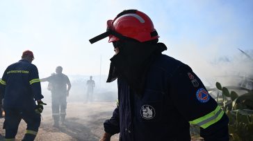 Σαράντα πύρινα μέτωπα σε ένα 24ωρο