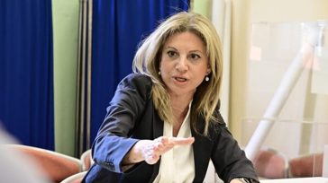 Μαρία Καρυστιανού: Η κρυφή γοητεία της εξουσίας