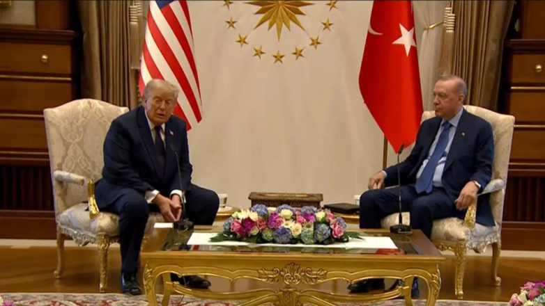 Τραμπ σε Ερντογάν για F-35: «Είναι ένα ενδεχόμενο που εξετάζουμε» Τραμπ σε Ερντογάν για F-35: «Είναι ένα ενδεχόμενο που εξετάζουμε»