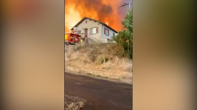 Πυρκαγιά που εξαπλώνεται ραγδαία στην περιοχή Haute-Loire της Γαλλίας