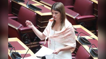 Παραιτήθηκε η Κατερίνα Νοτοπούλου από βουλευτής του ΣΥΡΙΖΑ