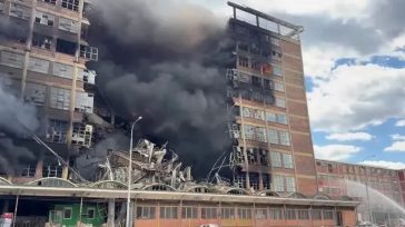 Τσεχία: Στάχτη 70.000 ζευγάρια παπούτσια από πυρκαγιά σε αποθήκη