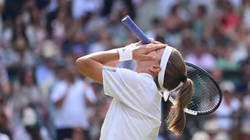 Στον τελικό του Wimbledon η αλλεργική Μούχοβα