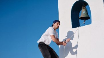 Κωνσταντίνος Αργυρός: Στην κορυφή του Billboard με τις «Καμπάνες»