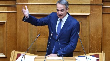 Μητσοτάκης: «Μείωση 10 λεπτών στη βενζίνη έως το τέλος Αυγούστου»