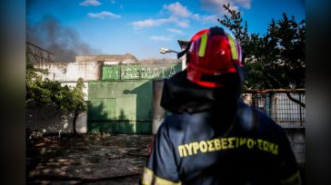 Φωτιά στην Παναγία Βόνιτσας – Επιχειρούν και εναέρια