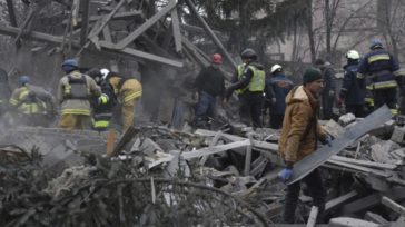 Ουκρανία – Ρωσία: Εννέα νεκροί από πλήγματα της Μόσχας και του Κιέβου
