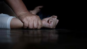 Βρετανός νάρκωνε και βίαζε επί 10ετία τη σύντροφό του
