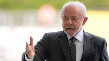 Πυρά Λούλα κατά Τραμπ: «Πειρατεία» η επιβολή φόρου στα Στενά του Ορμούζ