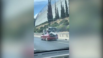 Αττική Οδός: Ασυνείδητος οδηγός αγνοεί τον ΚΟΚ και προκαλεί αντιδράσεις