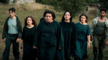 «Άη Λαός» του Δημήτρη Λάγιου: Ένα μουσικοθεατρικό ρέκβιεμ για την ήττα ενός λαού