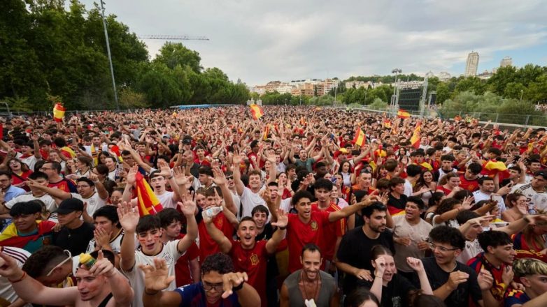 Πανηγυρισμοί στους δρόμους της Μαδρίτης Πανηγυρισμοί στους δρόμους της Μαδρίτης