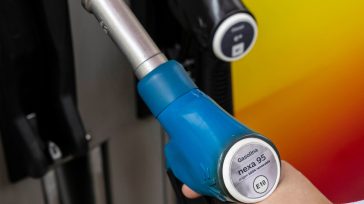 Η Toyota δοκιμάζει τη βενζίνη του μέλλοντος – Παράγεται από οργανικά απόβλητα και είναι συμβατή με όλους τους κινητήρες